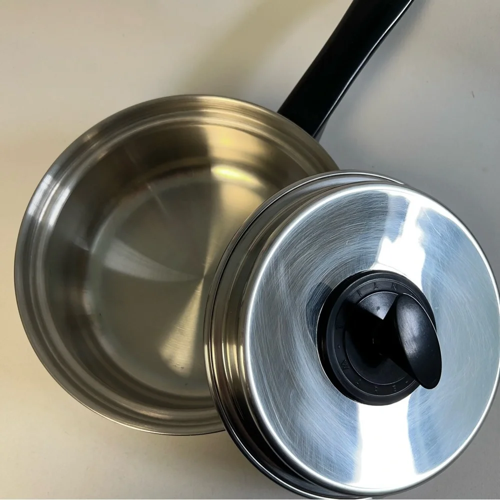 EKCO Classic Stainless Steel 1Q Sauce Pan w/Lid - Picture 5 of 6